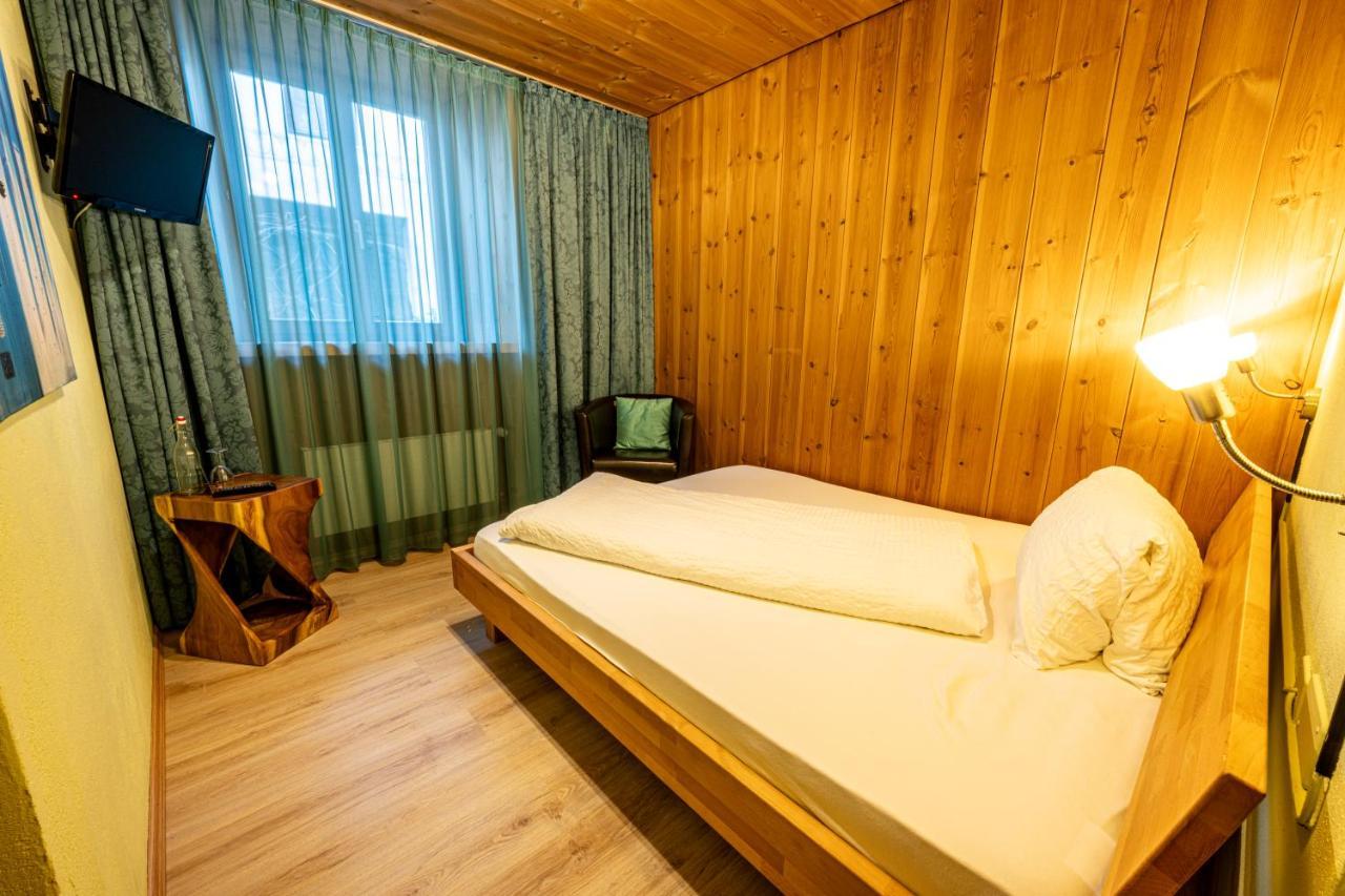 Curuna Hotel-Garni B&B Скуоль Экстерьер фото